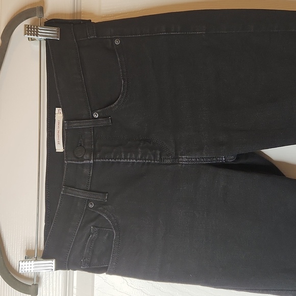 Levi's Women's 311 Shaping Skinny Black Jean Size 25 - Picture 2 of 10